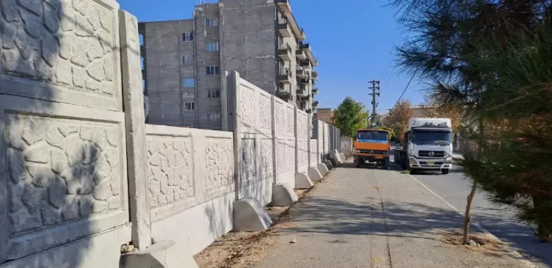 دیوارکشی زمین های بایر طبق ماده ۱۱۰    ۲۶۰۰ متر طول      ۱۳ میلیارد ریال