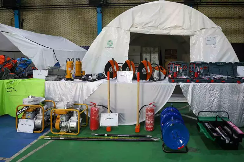 خرید تجهیزات مدیریت بحران از جمله موتور برق ، پمپ های تخلیه ،برانکارد، تیفور ، چادر و ... با اعتبار ۱۰ میلیارد ریال 