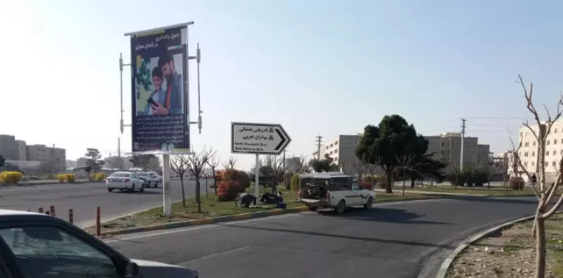 مرمت و بازسازی و نصب ۵۲۰ تابلو معابر