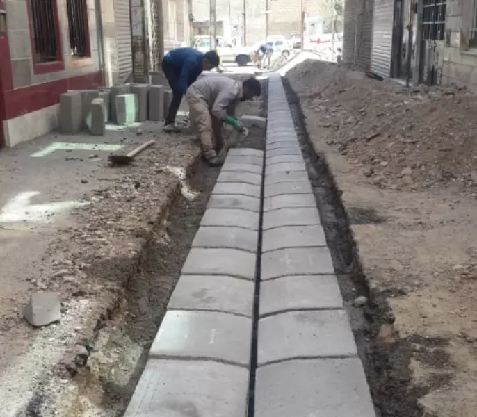 اجرای ۴۴۰۰ متر جدول‌گذاری در معابر سطح شهر  با اعتبار ۱۴ میلیارد ریال