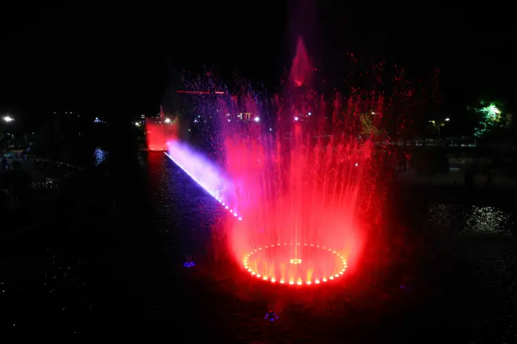 آبنمای موزیکال پارک تندرستی به مساحت ۲۸۰۰ متر مربع و اعتبار ۷۸ میلیارد ریال در سال ۱۴۰۱ در دریاچه پارک تندرستی اجرا شد. 